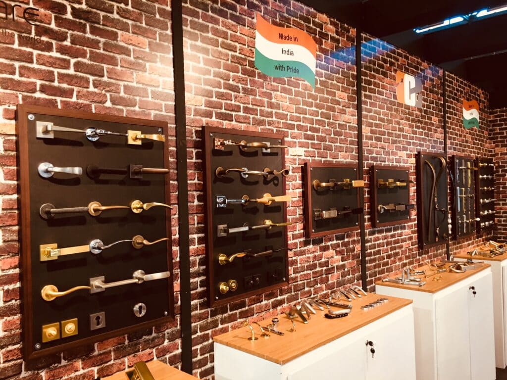 brass lever handle exhibition in batimat paris 2017